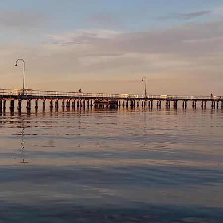 Beautiful Apartment 100Mts Near The Beach In Port Melbourne Bagian luar foto