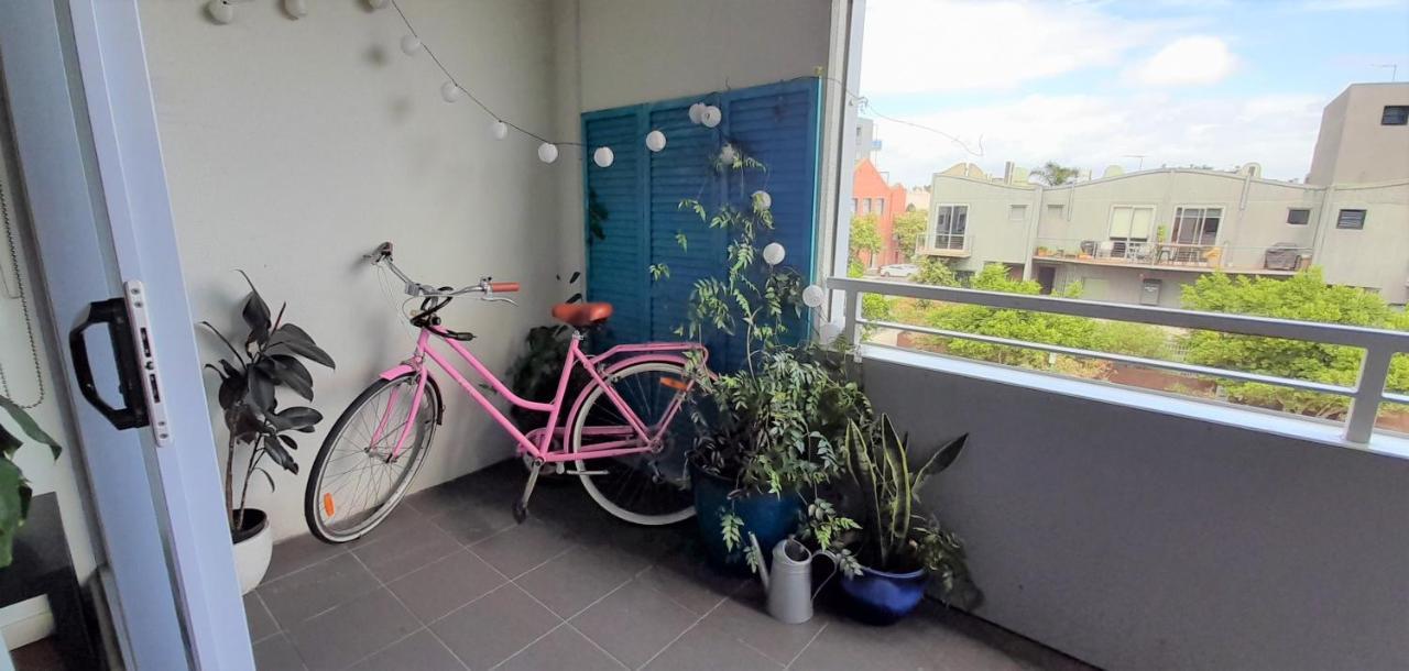 Beautiful Apartment 100Mts Near The Beach In Port Melbourne Bagian luar foto