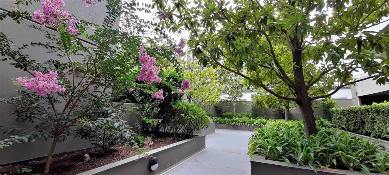 Beautiful Apartment 100Mts Near The Beach In Port Melbourne Bagian luar foto