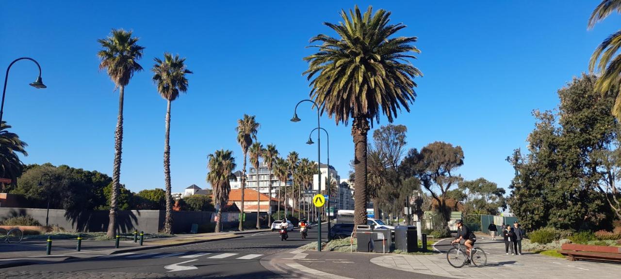 Beautiful Apartment 100Mts Near The Beach In Port Melbourne Bagian luar foto
