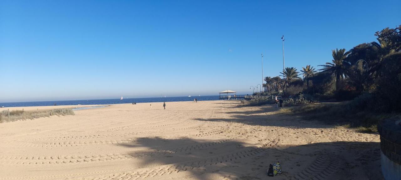 Beautiful Apartment 100Mts Near The Beach In Port Melbourne Bagian luar foto