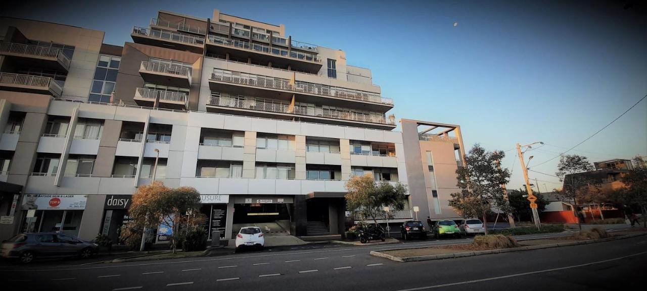 Beautiful Apartment 100Mts Near The Beach In Port Melbourne Bagian luar foto