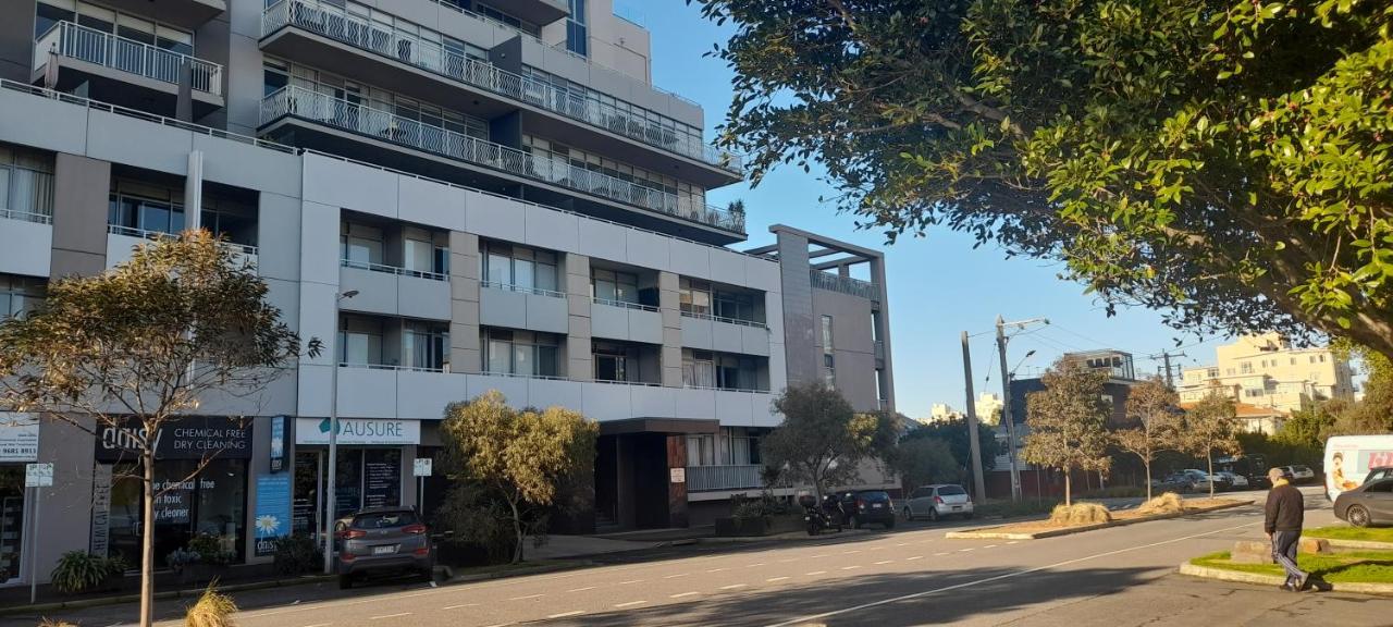Beautiful Apartment 100Mts Near The Beach In Port Melbourne Bagian luar foto